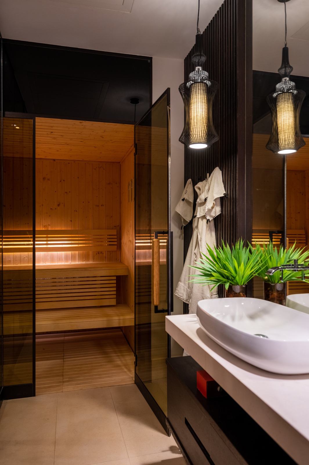 Bamboo courtyard house, photographed by Re-Capture