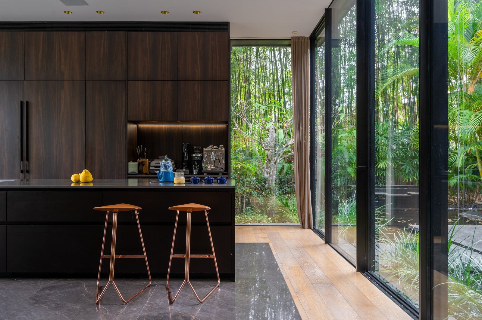 Bamboo courtyard house, photographed by Re-Capture