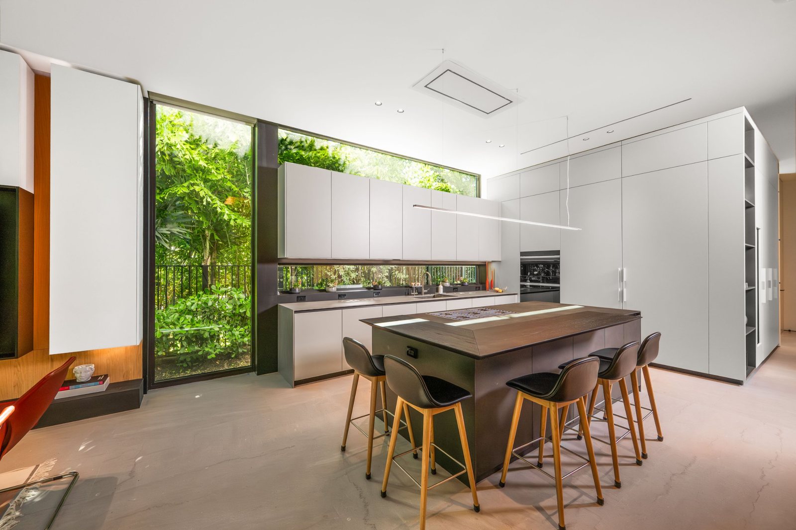 Palm grove house, photographed by Re-Capture