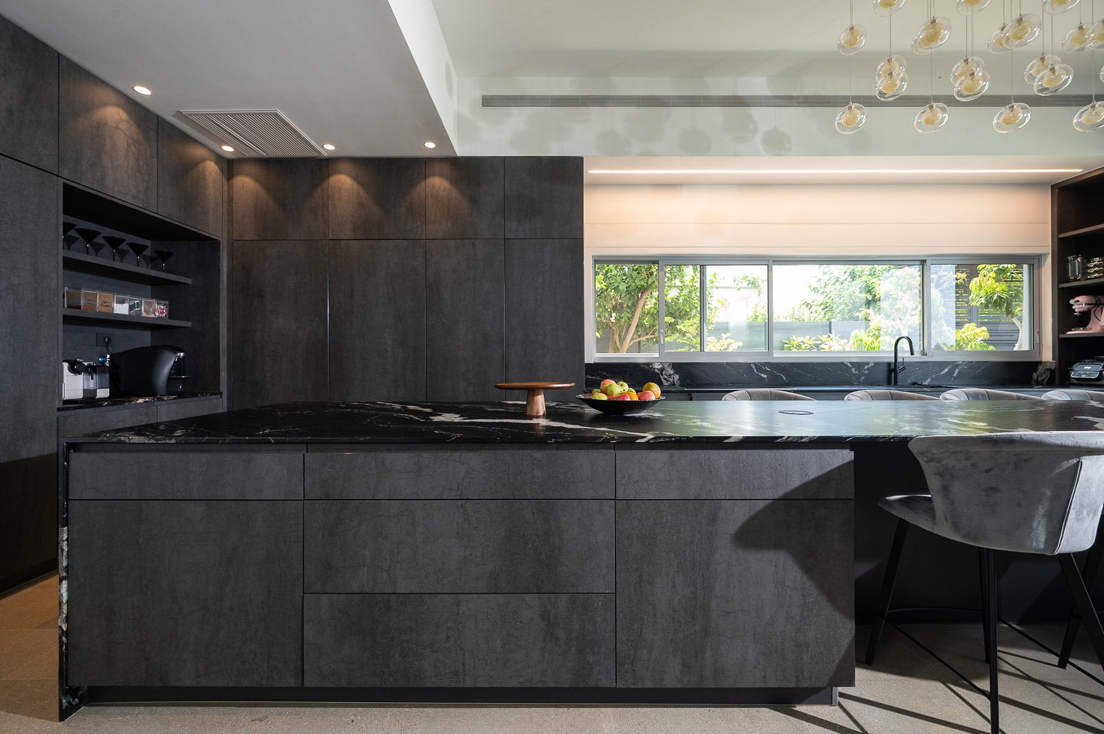Garden pool house, photographed by Re-Capture