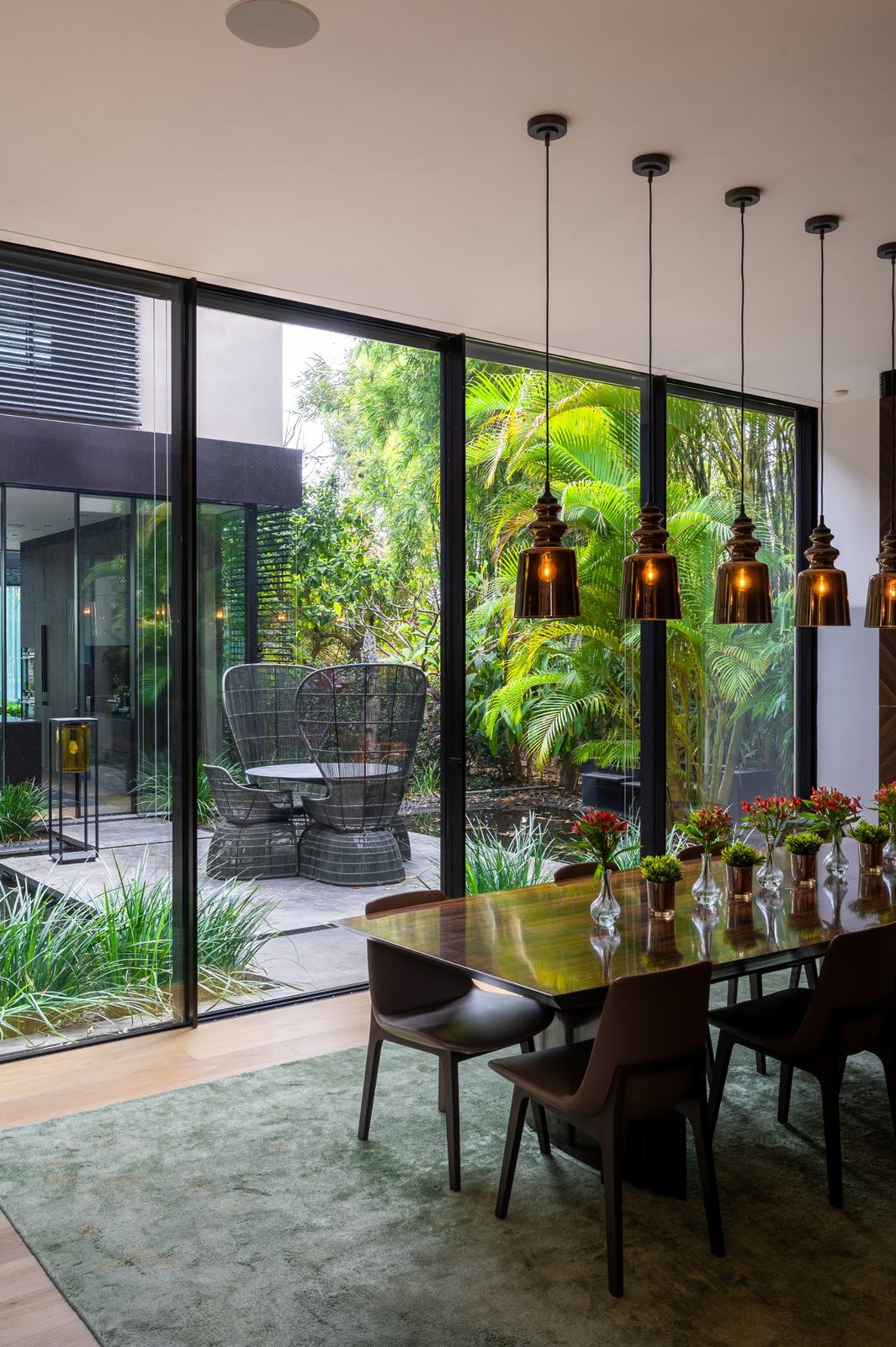 Bamboo courtyard house, photographed by Re-Capture